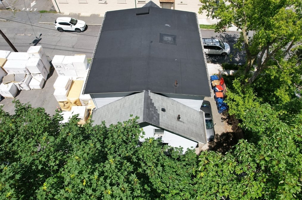 4 Penniman St, New Bedford MA 02740-7114 exterior