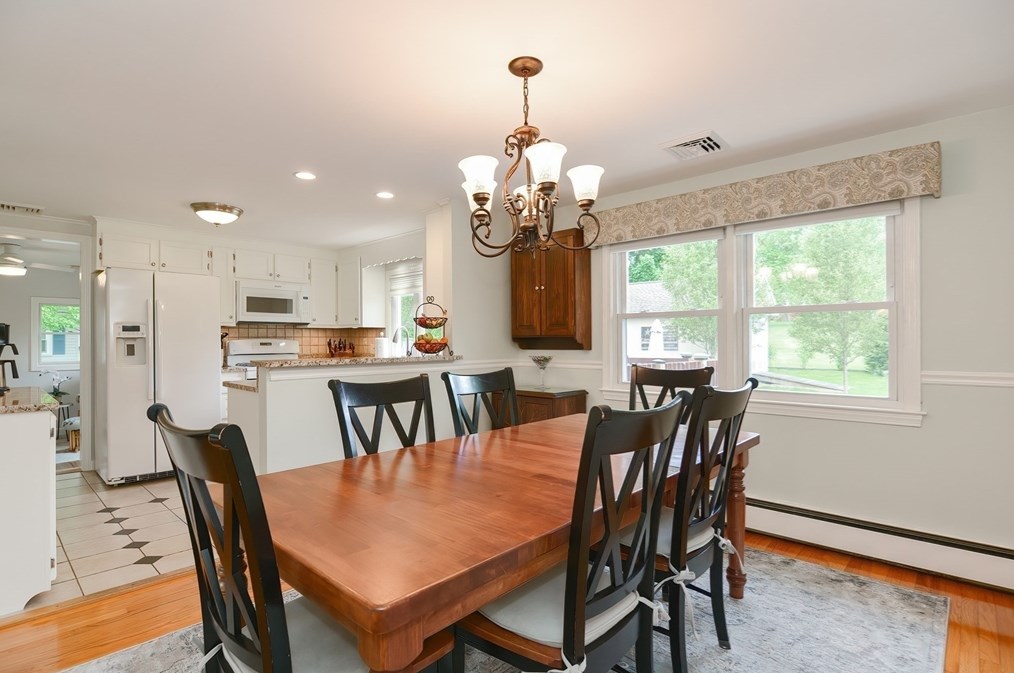 19 Anderson Dr, Methuen MA 01844-7401 exterior