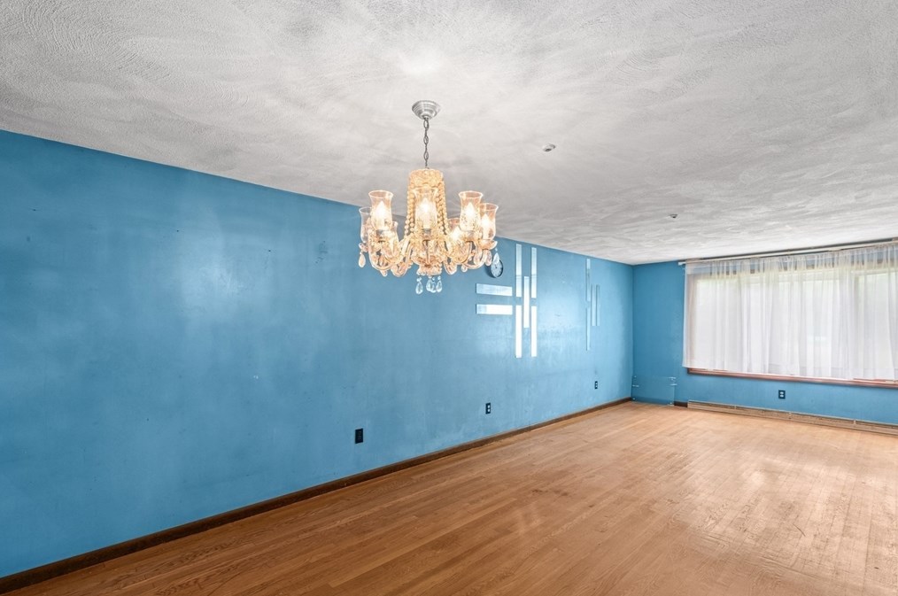 19 Druid Hl Ave, Randolph MA 02368-5432 exterior