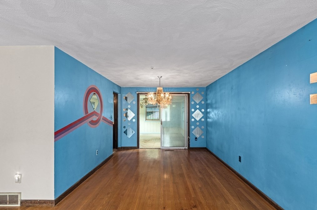 19 Druid Hl Ave, Randolph MA 02368-5432 exterior