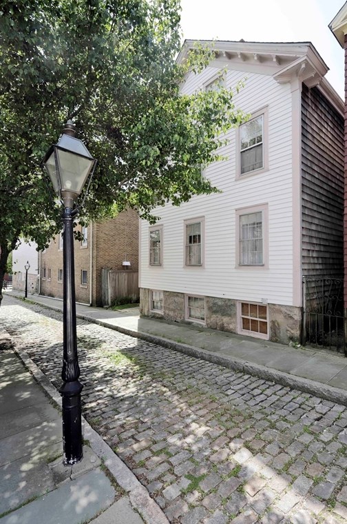 60 Mechanics Ln, New Bedford, MA 02740