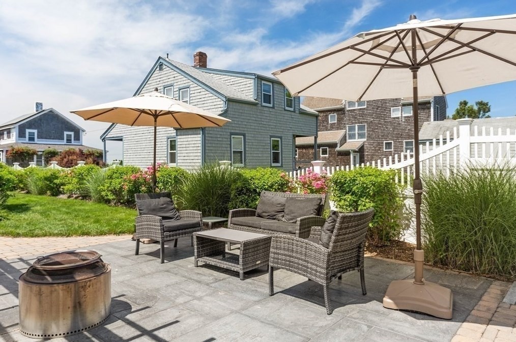 2 Bradford Ave, Scituate MA 02066-2308 exterior