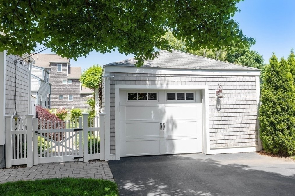 2 Bradford Ave, Scituate MA 02066-2308 exterior