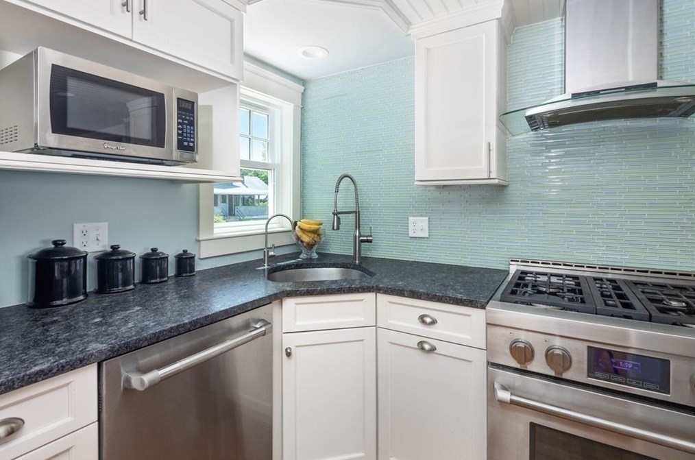 2 Bradford Ave, Scituate MA 02066-2308 exterior