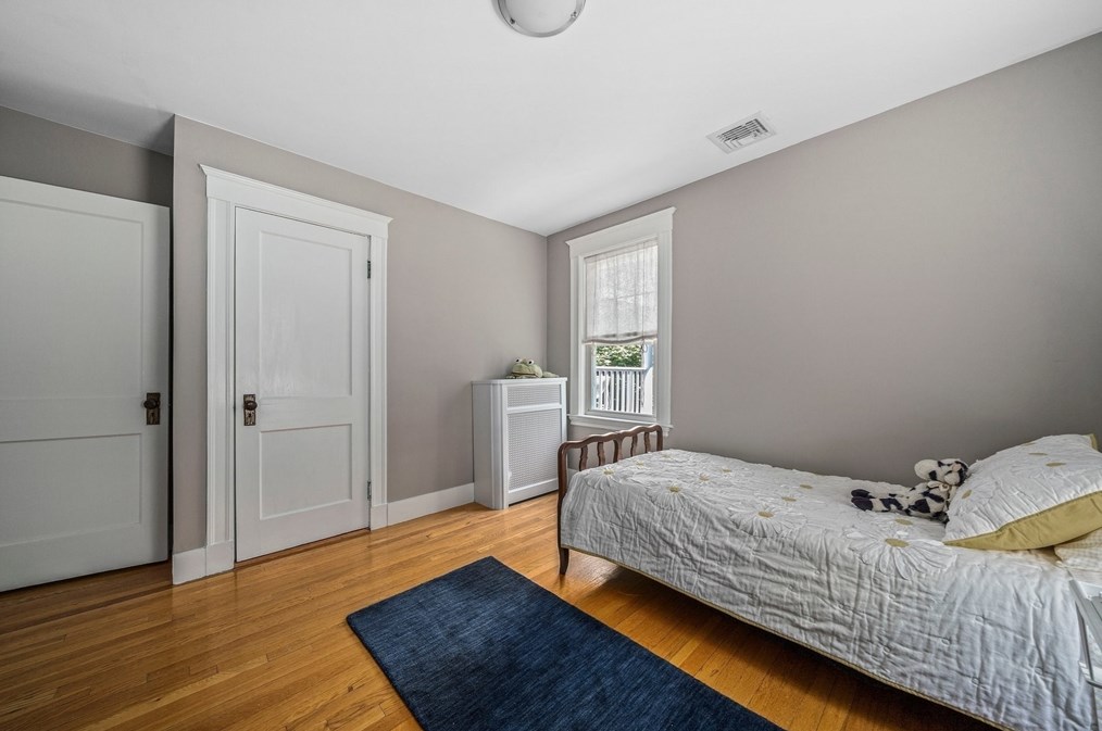 111 Shr Ave, Quincy MA 02169-2406 exterior