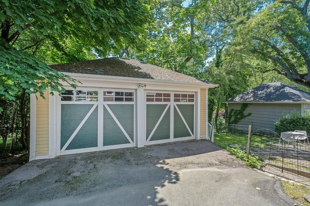 111 Shr Ave, Quincy MA 02169-2406 exterior