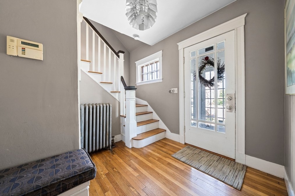 111 Shr Ave, Quincy MA 02169-2406 exterior