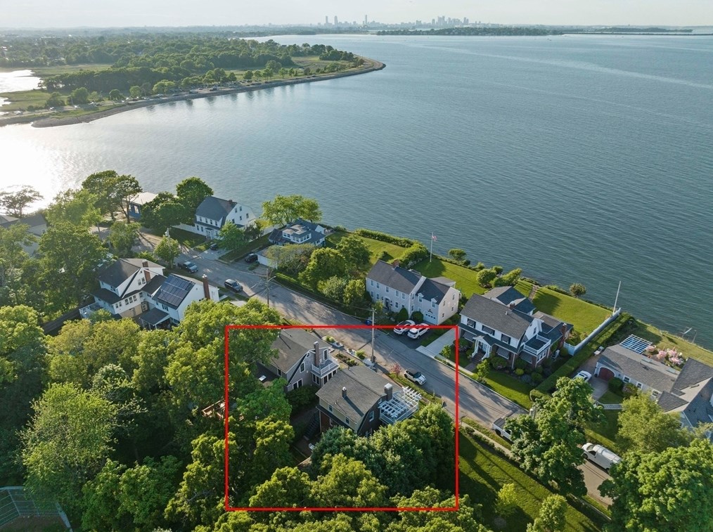 111 Shr Ave, Quincy MA 02169-2406 exterior