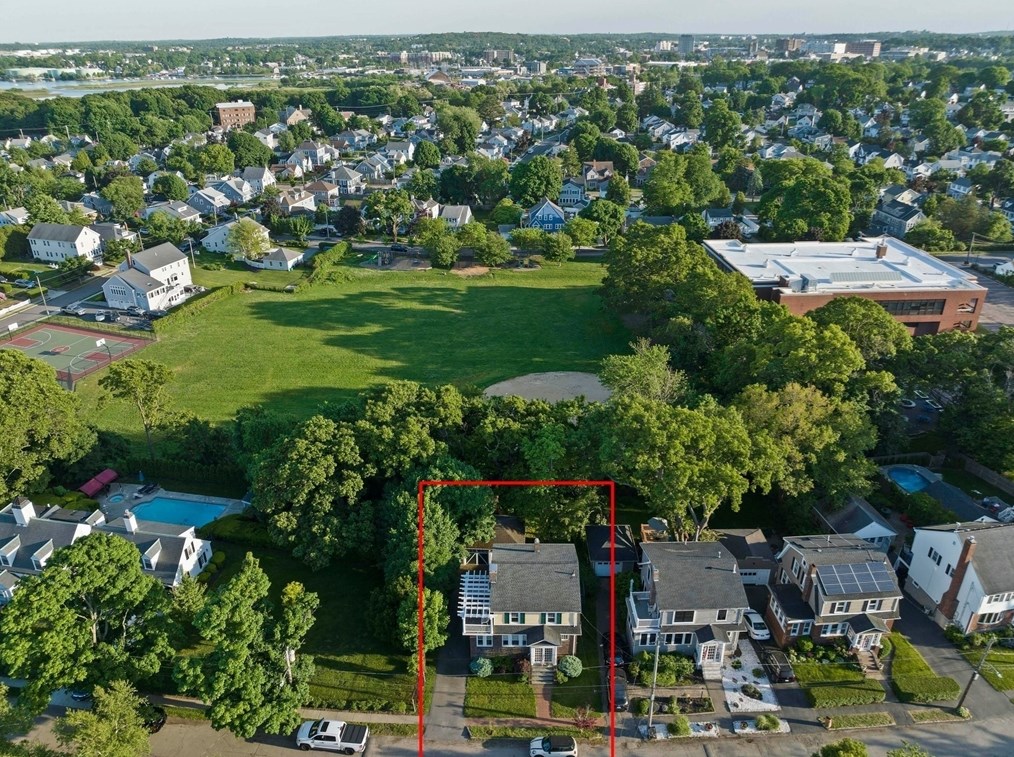 111 Shr Ave, Quincy MA 02169-2406 exterior