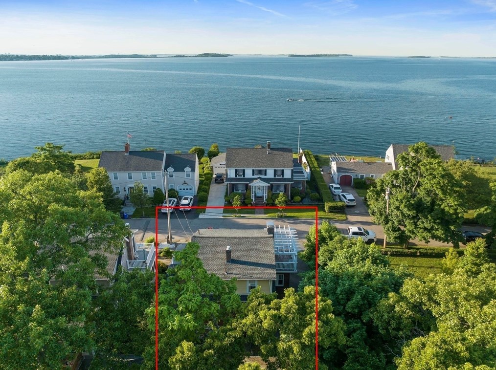 111 Shr Ave, Quincy MA 02169-2406 exterior