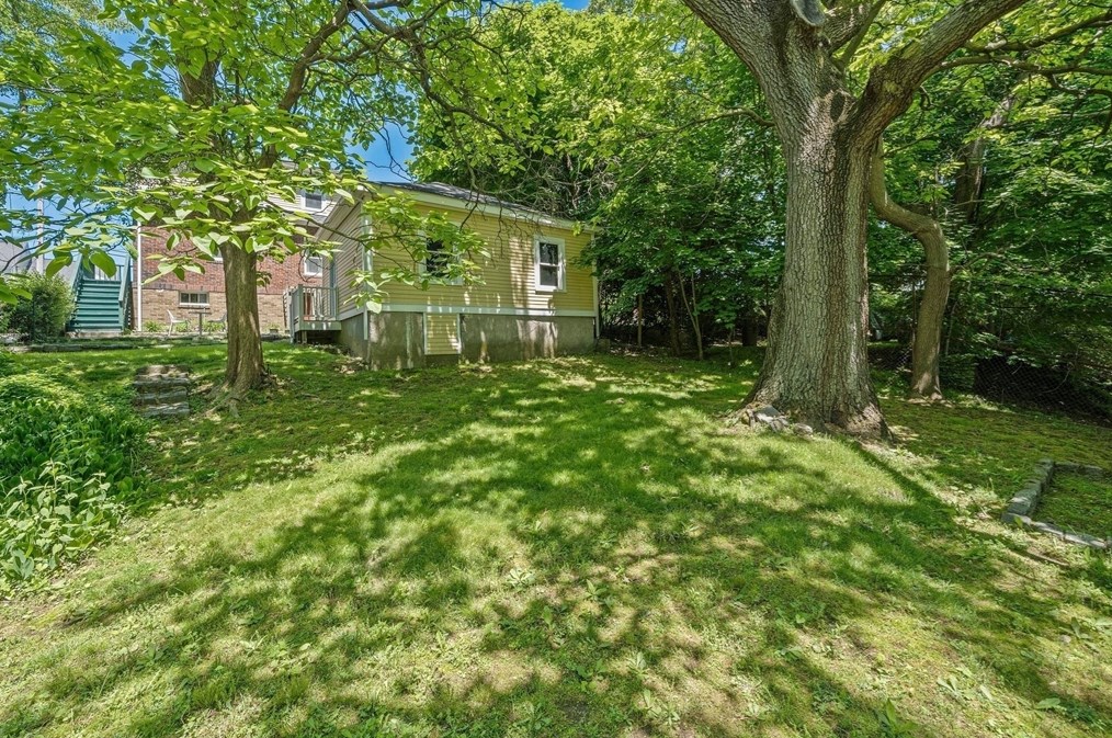 111 Shr Ave, Quincy MA 02169-2406 exterior