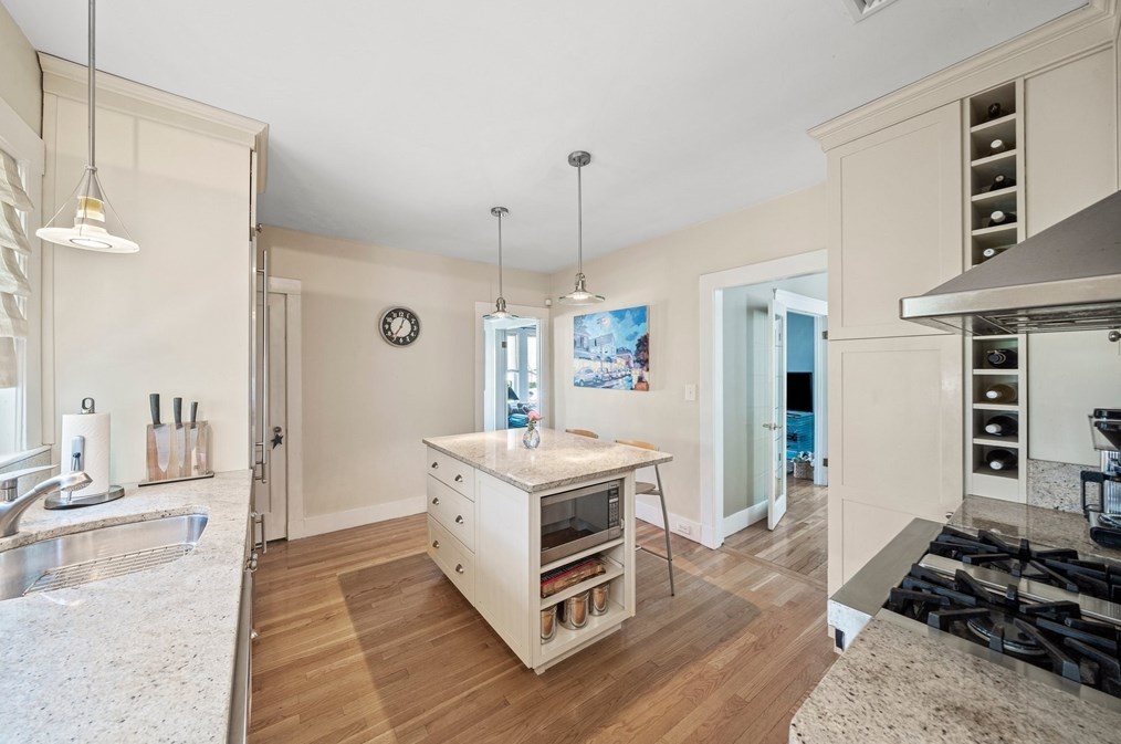 111 Shr Ave, Quincy MA 02169-2406 exterior