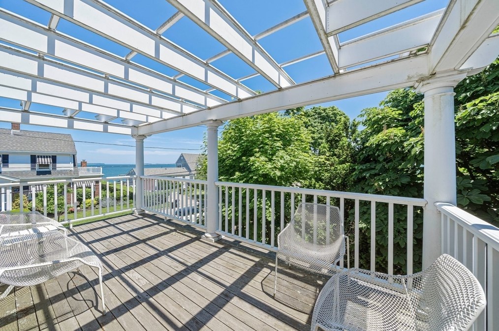 111 Shr Ave, Quincy MA 02169-2406 exterior