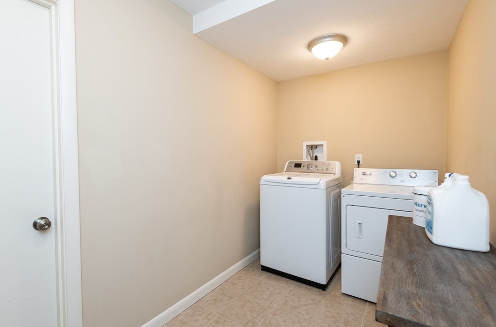 31 Old Jacobs Rd, Haverhill MA 01833-1010 exterior