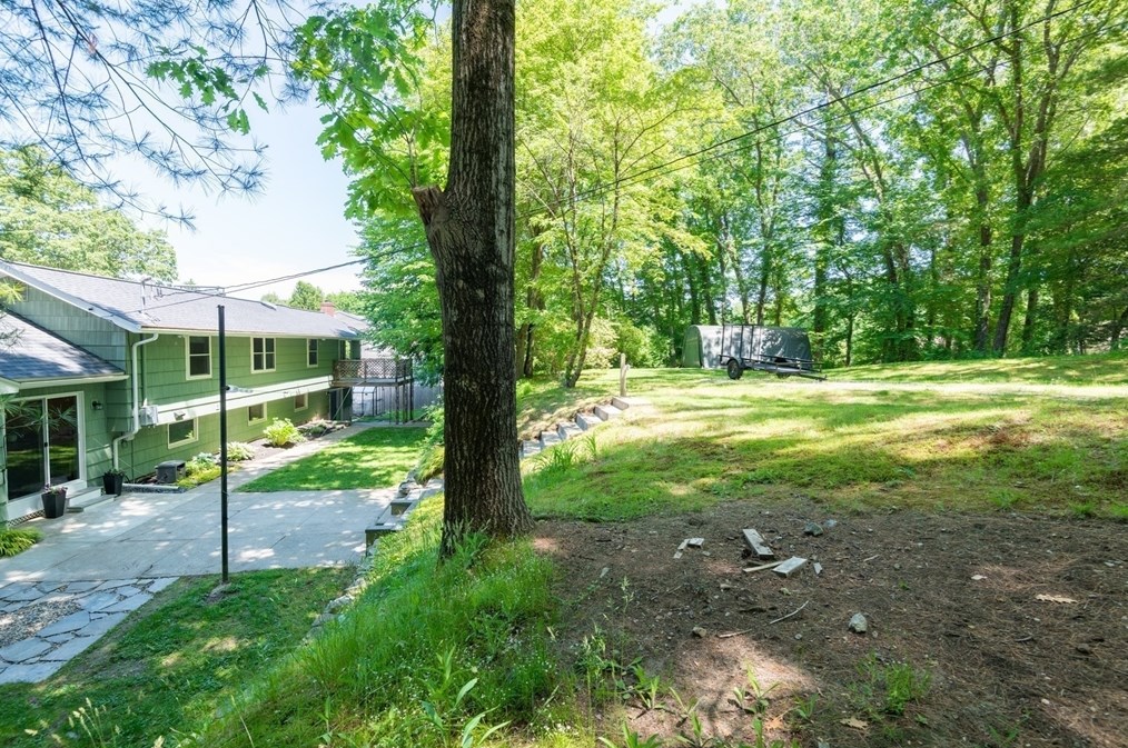 31 Old Jacobs Rd, Haverhill MA 01833-1010 exterior