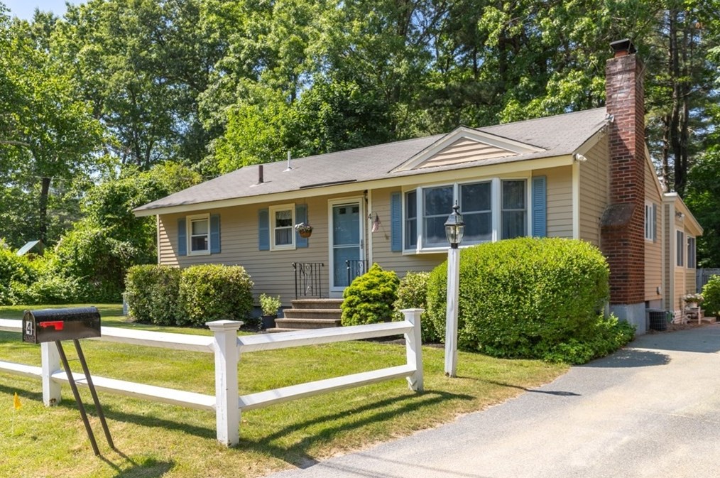 4 Cypress Rd, Westford, MA 01886 exterior