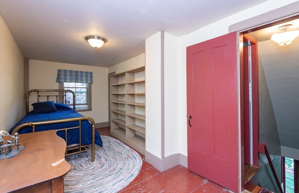 304 St, Haverhill MA 01833-1213 exterior