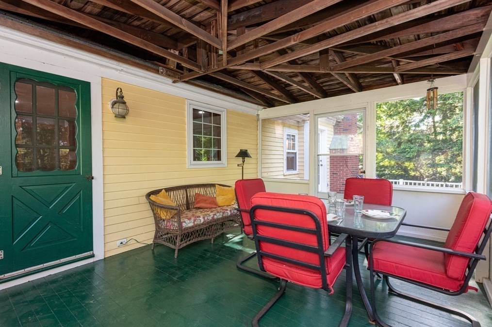 304 St, Haverhill MA 01833-1213 exterior