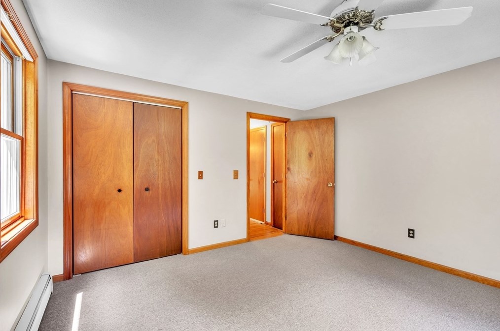 17 Ware St, Palmer MA  01069-1556 exterior