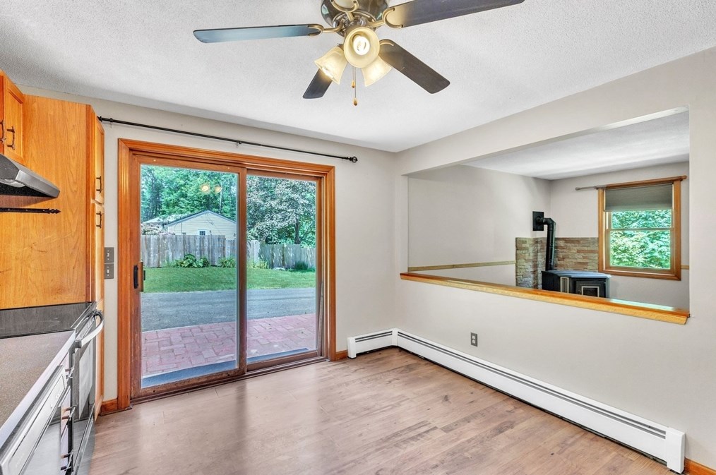 17 Ware St, Palmer MA  01069-1556 exterior