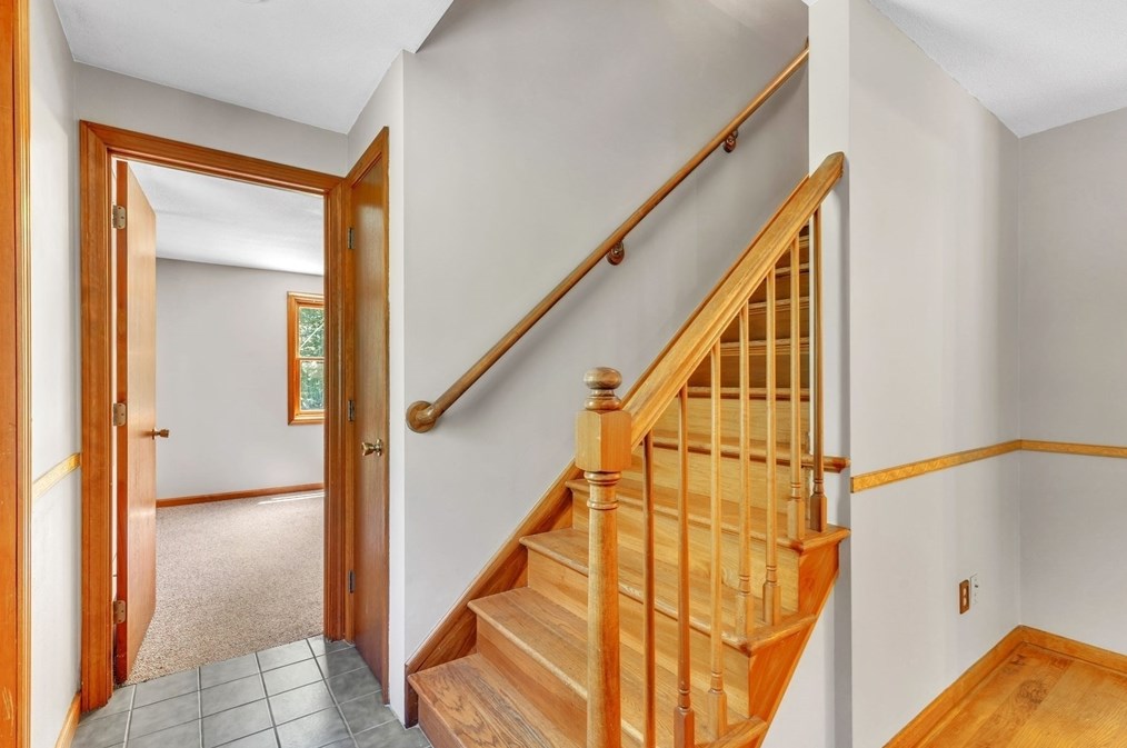 17 Ware St, Palmer MA  01069-1556 exterior