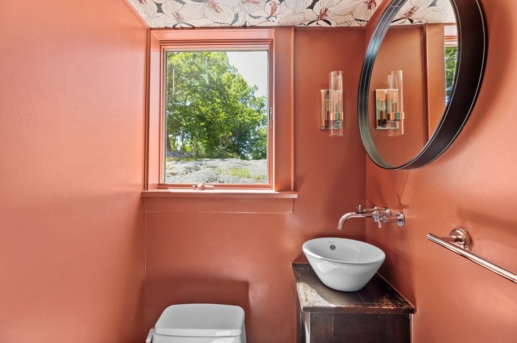 17 Atlantic Ave, Cohasset MA  02025-1802 exterior