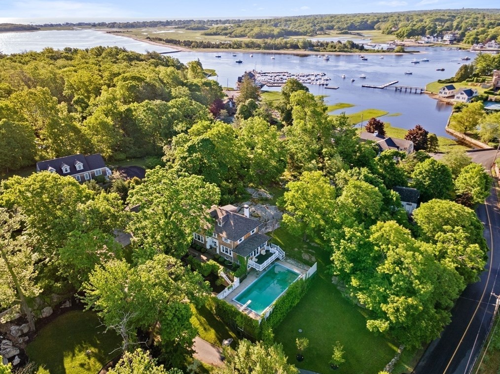 17 Atlantic Ave, Cohasset MA  02025-1802 exterior