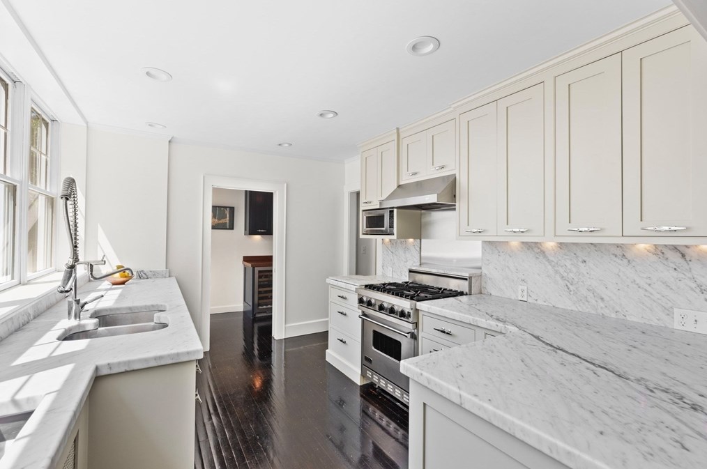 17 Atlantic Ave, Cohasset MA  02025-1802 exterior