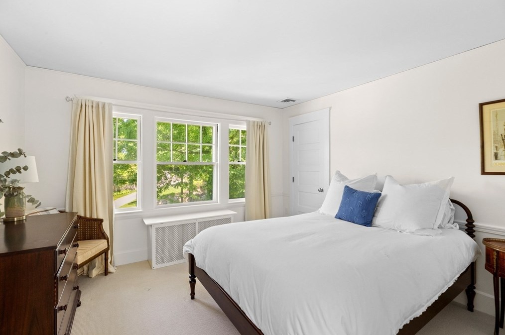 17 Atlantic Ave, Cohasset MA  02025-1802 exterior