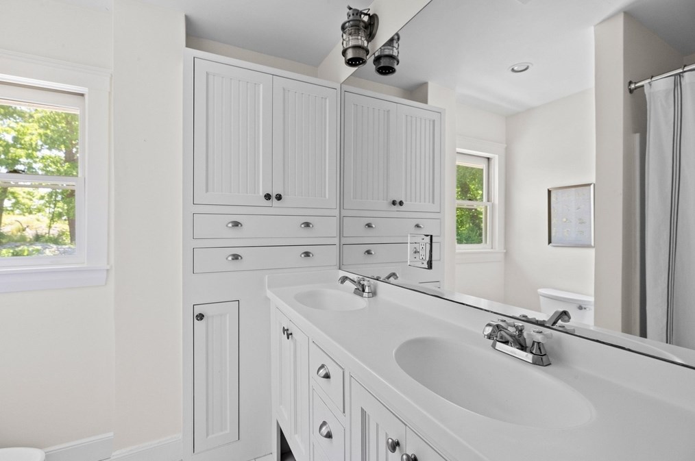 17 Atlantic Ave, Cohasset MA  02025-1802 exterior