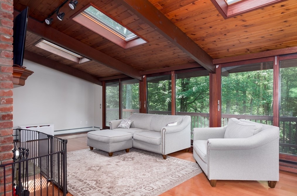 132 Meadow Wood Dr, Holden, MA 01520