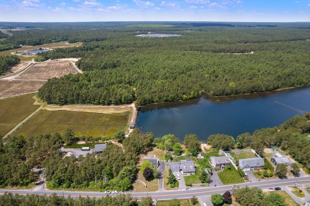 200 Charge Pond Rd, Wareham MA 02571-1113 exterior