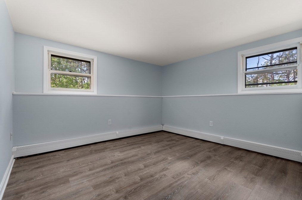 200 Charge Pond Rd, Wareham MA 02571-1113 exterior