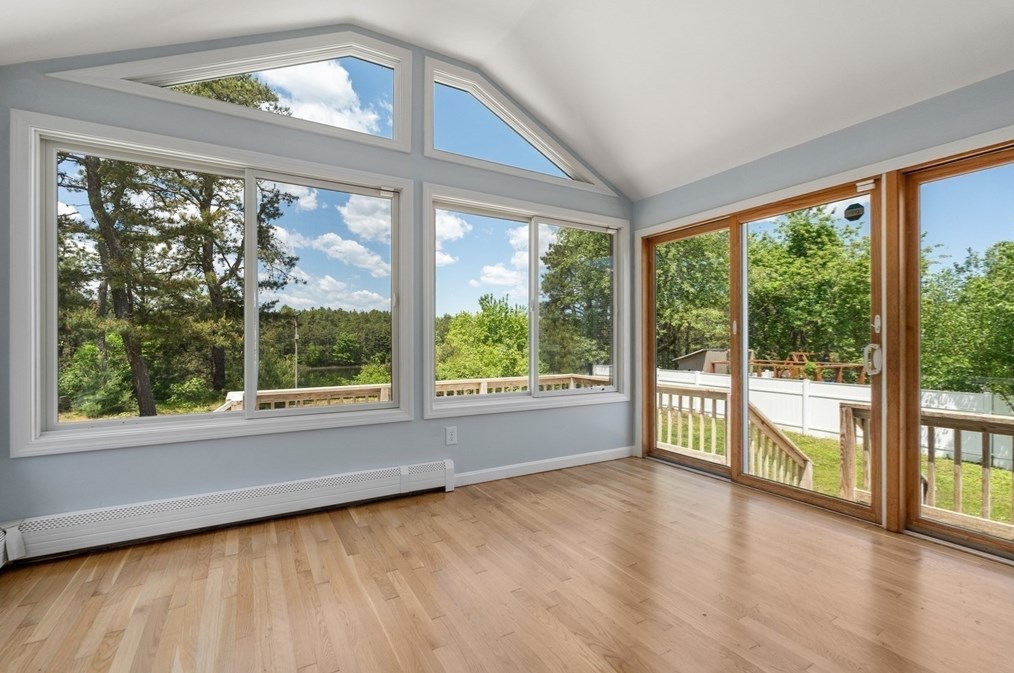 200 Charge Pond Rd, Wareham MA 02571-1113 exterior