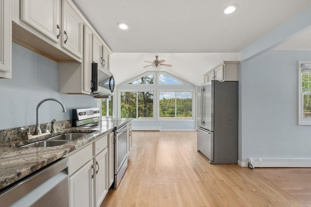 200 Charge Pond Rd, Wareham MA 02571-1113 exterior