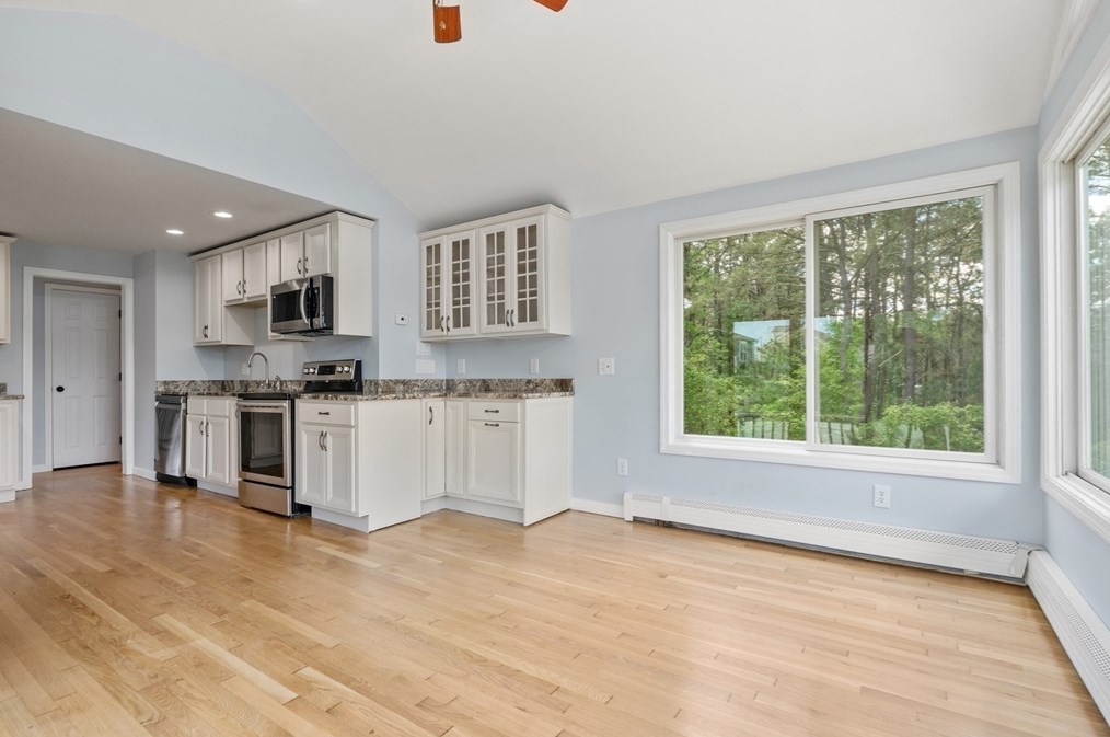 200 Charge Pond Rd, Wareham MA 02571-1113 exterior