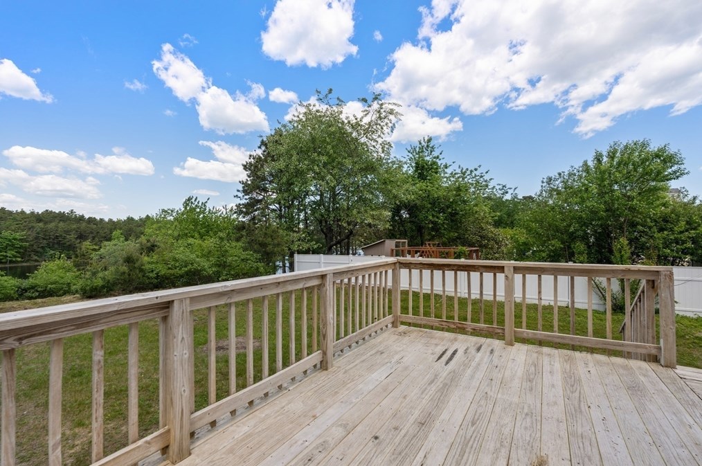 200 Charge Pond Rd, Wareham MA 02571-1113 exterior