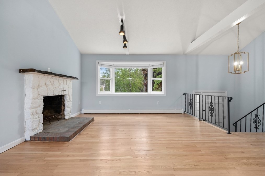 200 Charge Pond Rd, Wareham MA 02571-1113 exterior