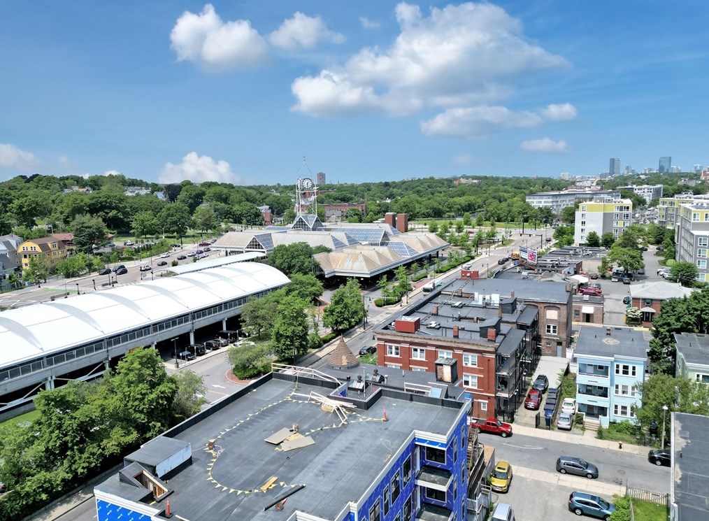 68 Weld Hill St, Roxbury-Xing, MA 02130 exterior