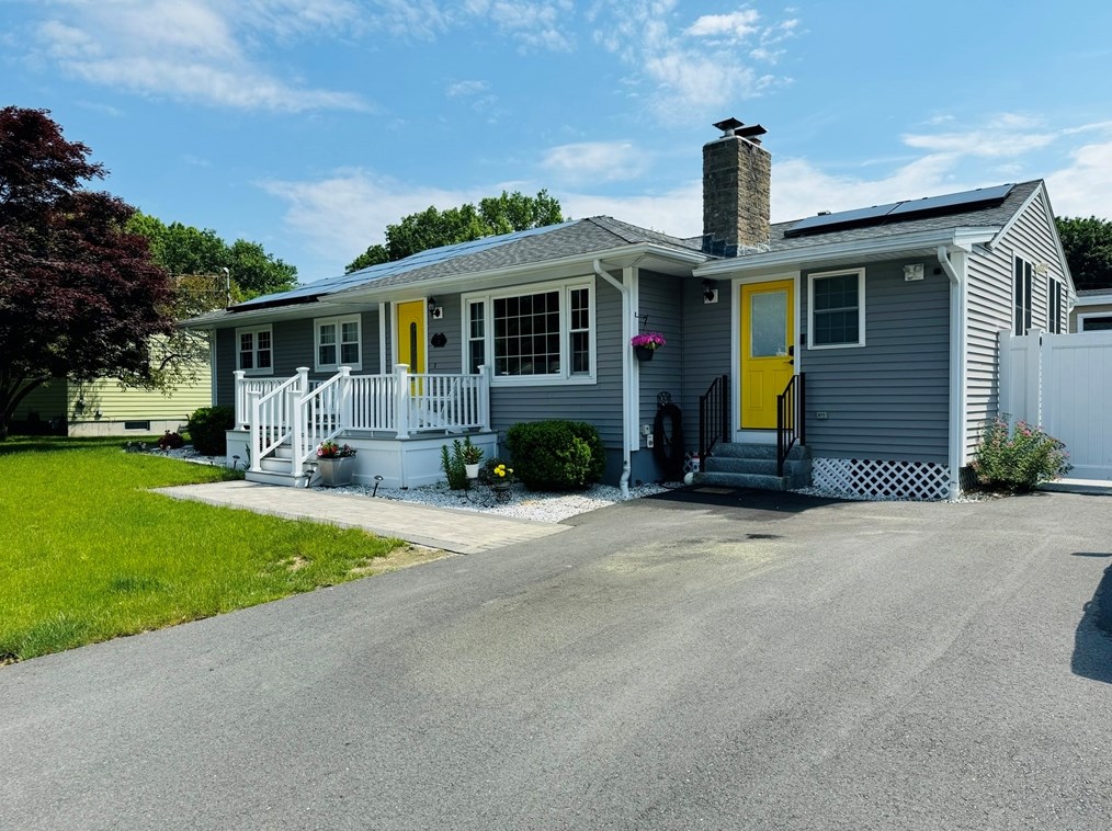 29 Old Brook Rd, Leominster, MA 01453