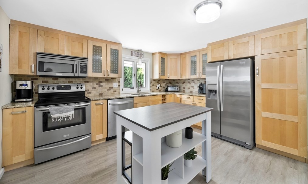 21 Massachusetts Ave, Springfield, MA 01106