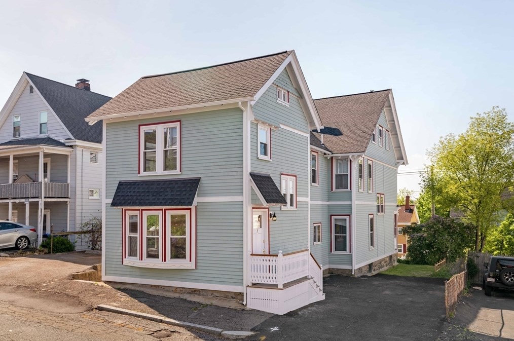 7 Walnut Ter, Malden MA 02148-7742 exterior