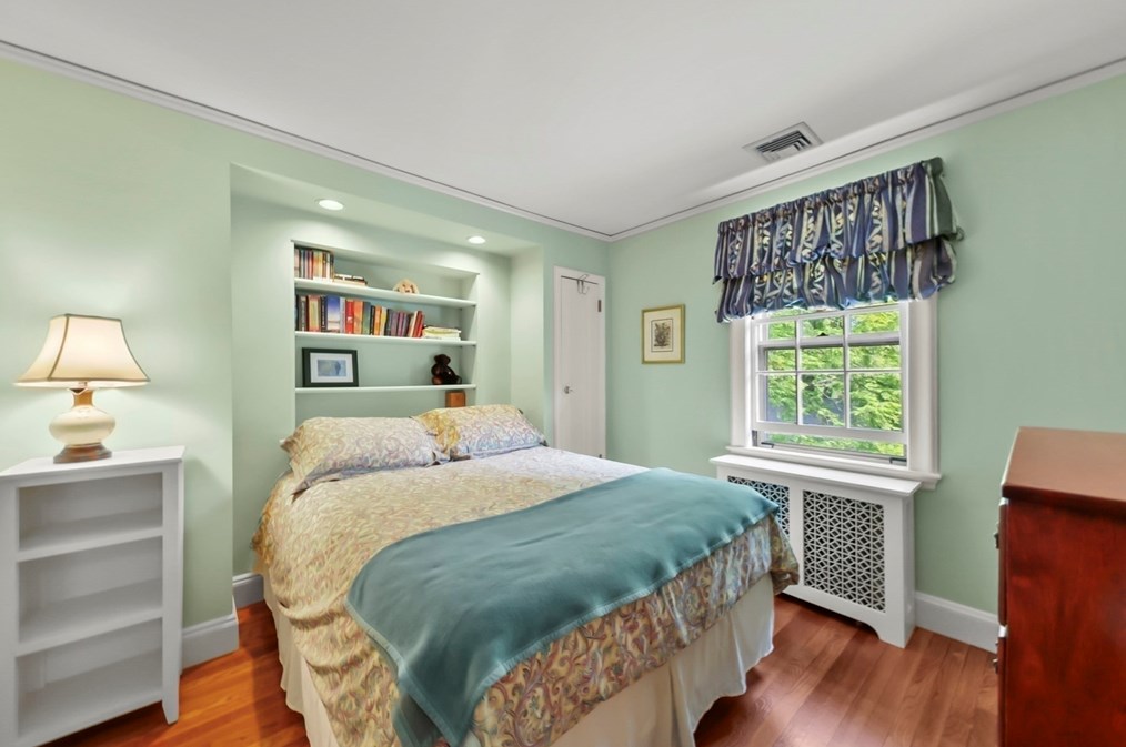 20 Royal Rd, Belmont MA 02478-2459 exterior