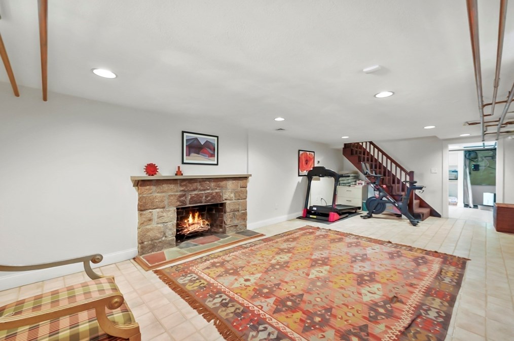 20 Royal Rd, Belmont MA 02478-2459 exterior