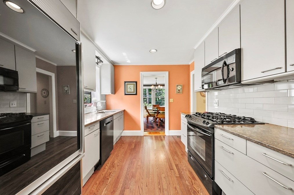 20 Royal Rd, Belmont MA 02478-2459 exterior