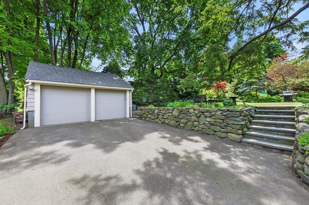 20 Royal Rd, Belmont MA 02478-2459 exterior