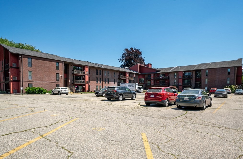 170 Highland St, Taunton MA 02780-4418 exterior