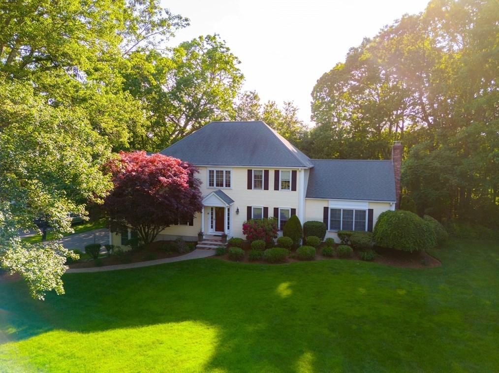 16 Huckleberry Rd, Hopkinton, MA 01748