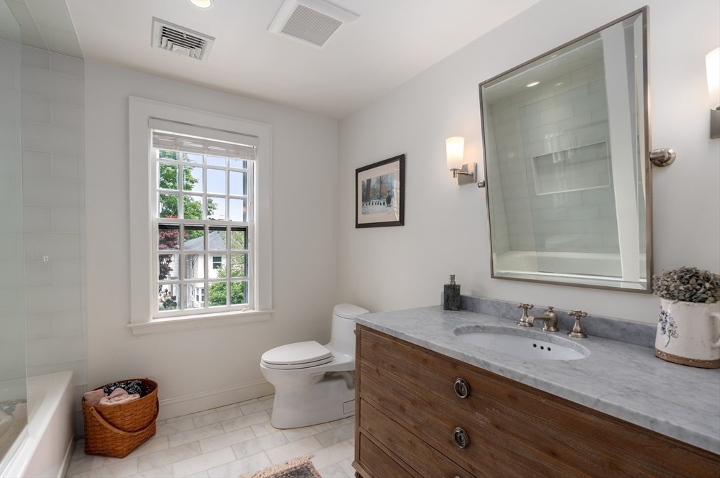 125 Rutledge Rd, Belmont MA 02478-3323 exterior