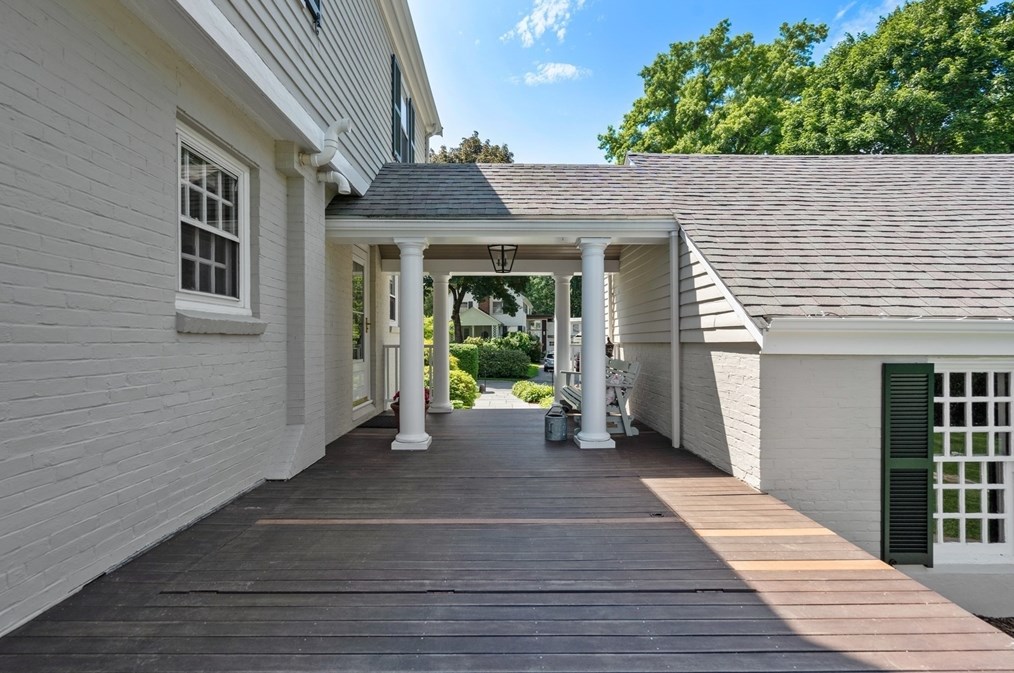 125 Rutledge Rd, Belmont MA 02478-3323 exterior